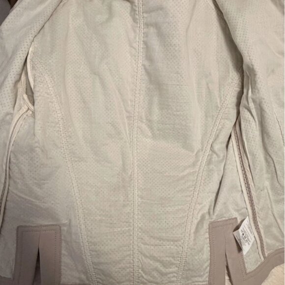 Tory Burch Womens Size 8 Nicki Perforated Lamb Leather Jacket Beige Zip - Picture 4 of 6